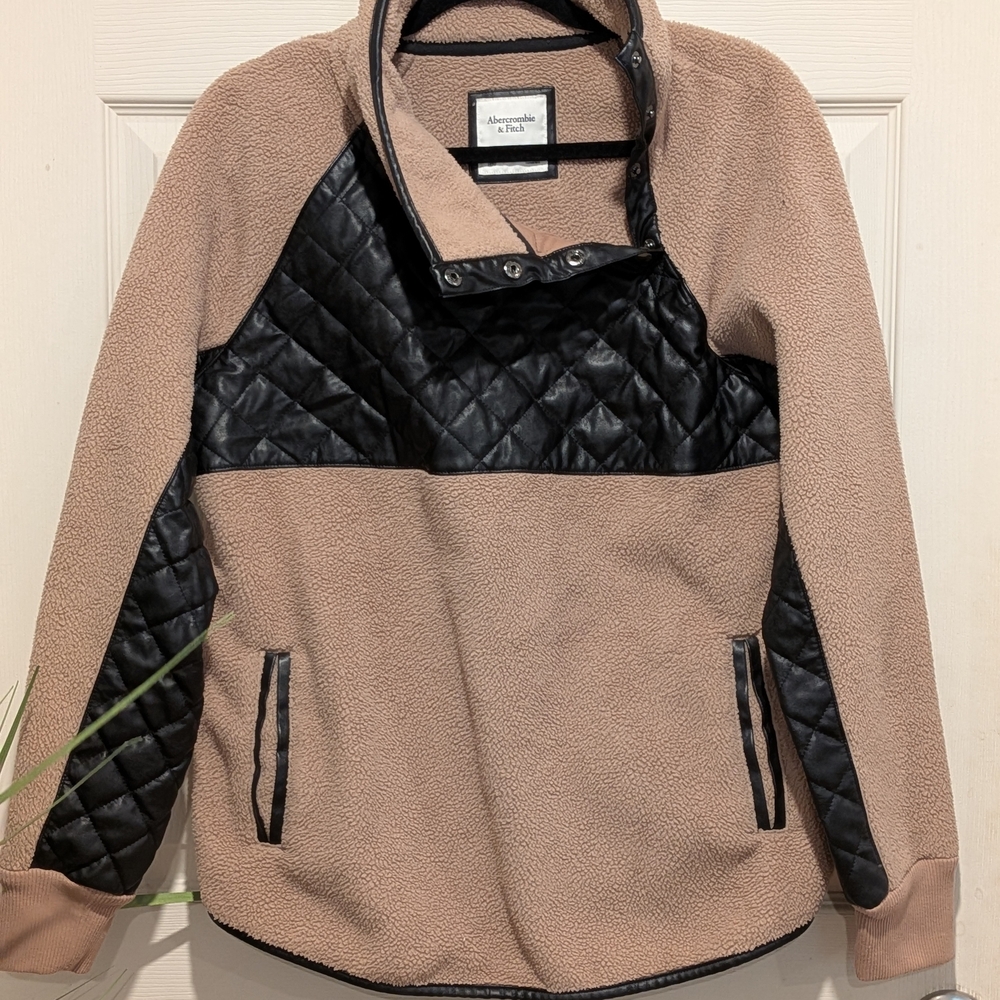 Abercrombie & Fitch Beige and Black Fleece Pullover - Picture 2 of 5